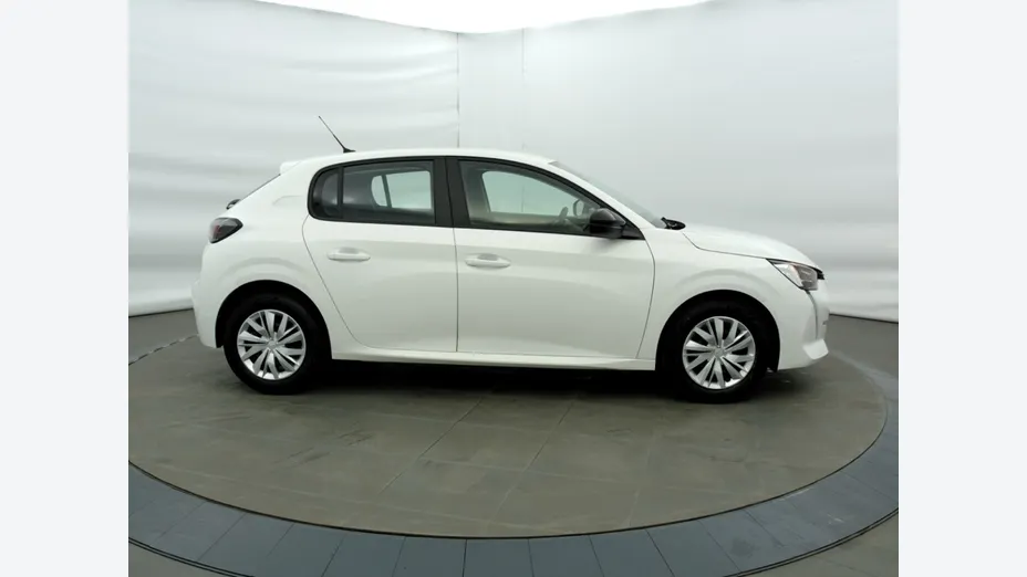 PEUGEOT 208 -