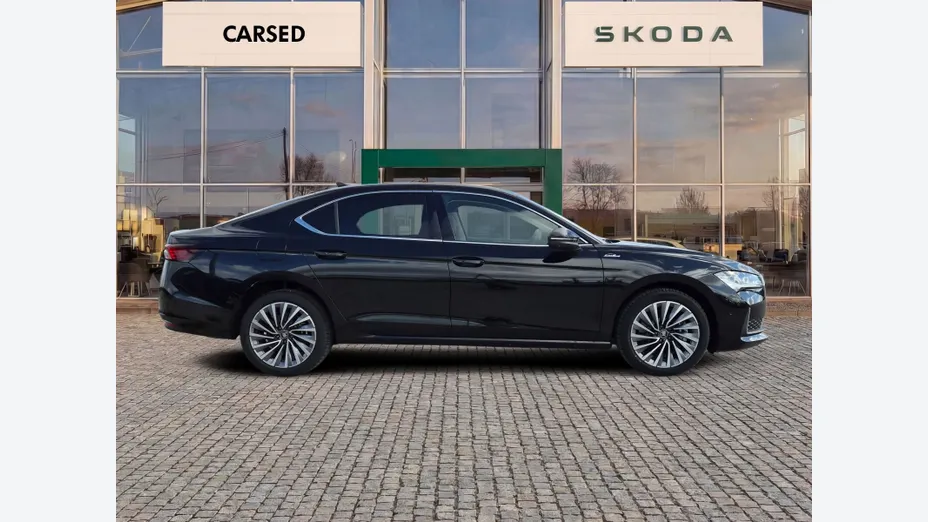 SKODA Superb -