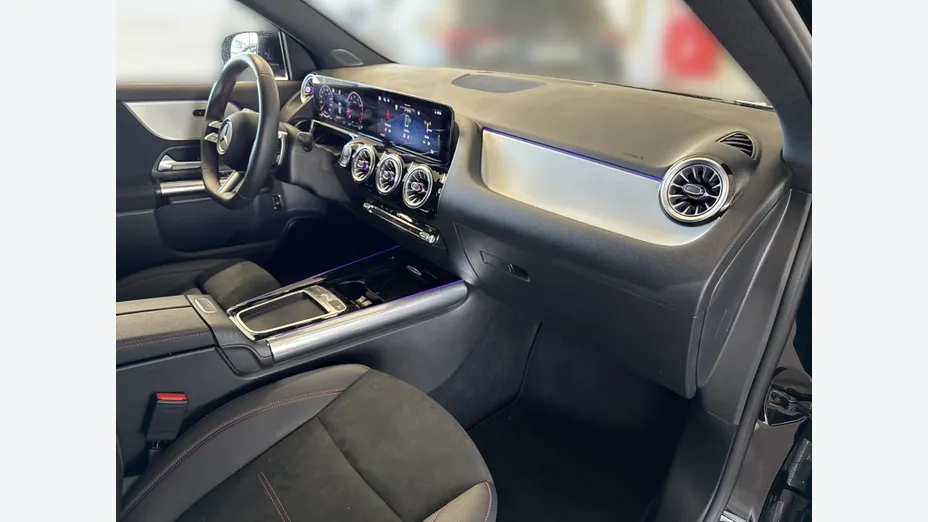 MERCEDES-BENZ GLA GLA 200 mHEV AMG Line 7G-DCT