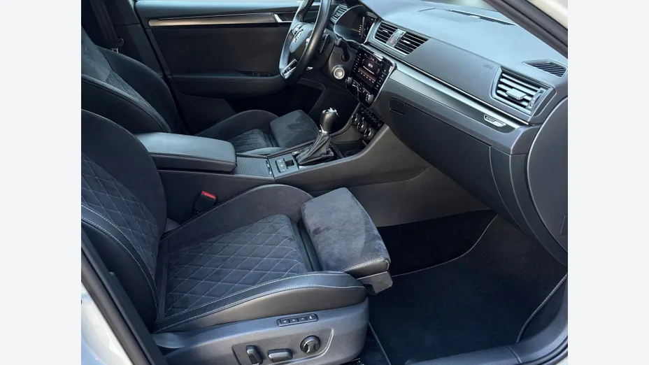 SKODA Superb Superb 2.0 TDI SCR Sportline DSG