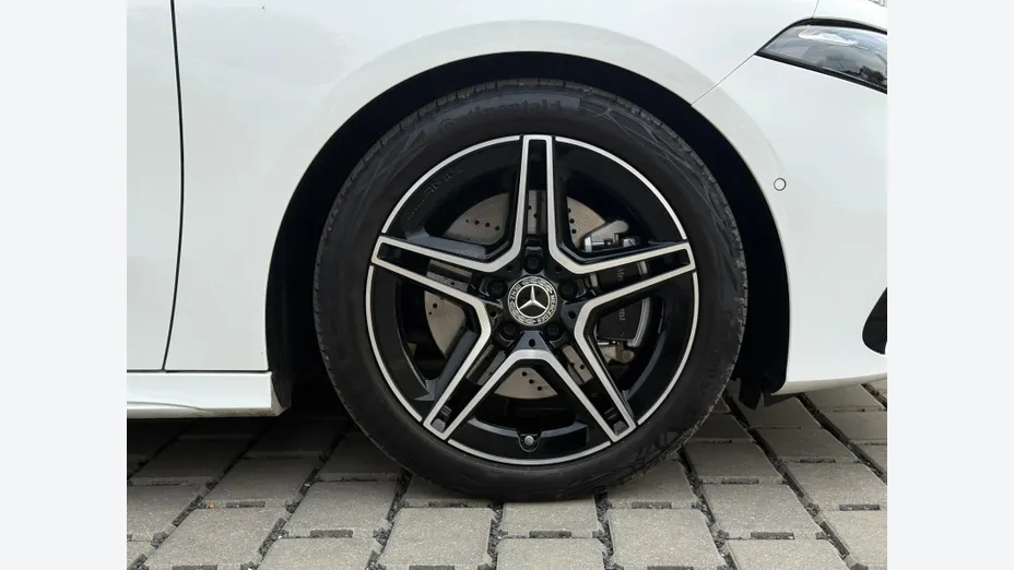 MERCEDES-BENZ A Klasa A 220 4-Matic AMG Line 8G-DCT