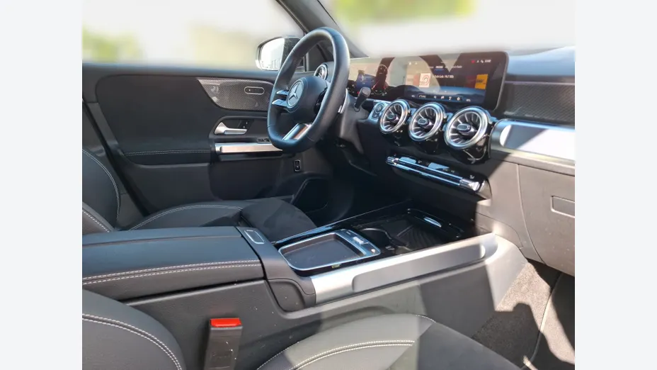 MERCEDES-BENZ GLB GLB 200 mHEV AMG Line 7G-DCT
