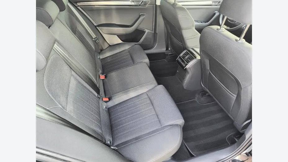 SKODA Superb Superb 2.0 TDI SCR Style DSG