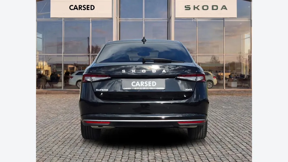 SKODA Superb -