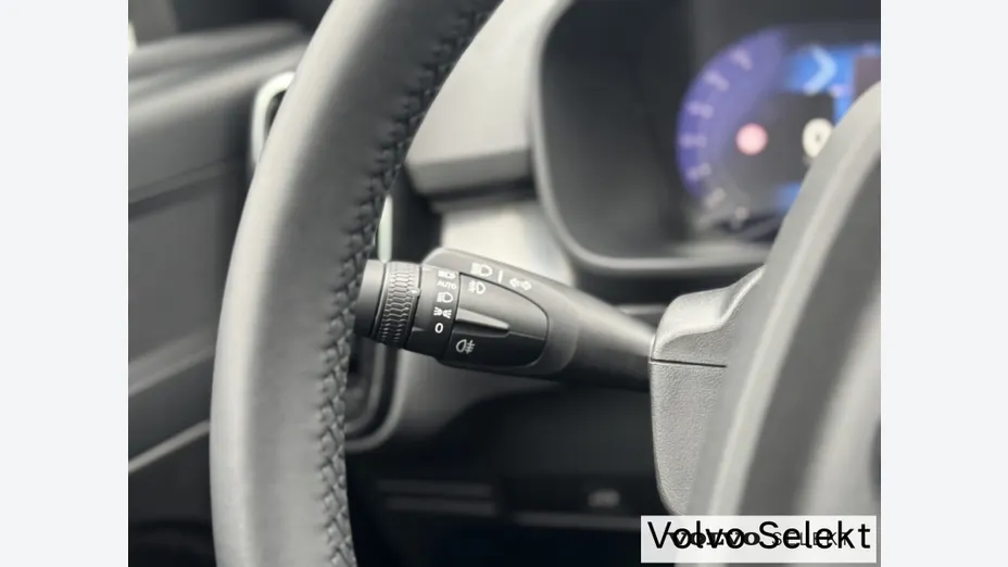 VOLVO XC40 XC40 B3 Plus Dark aut
