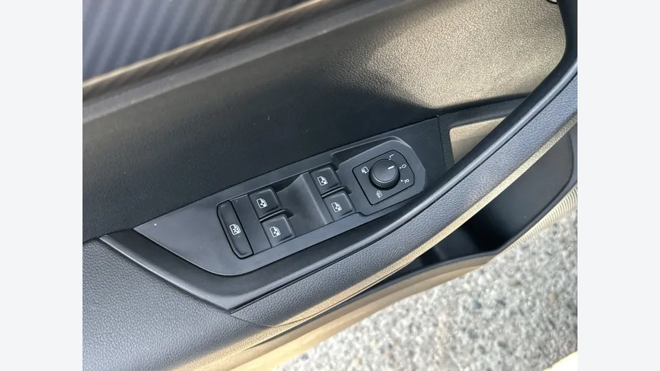 SKODA Karoq Karoq 1.5 TSI ACT Sportline DSG