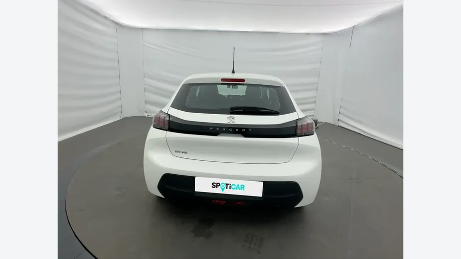 PEUGEOT 208 -