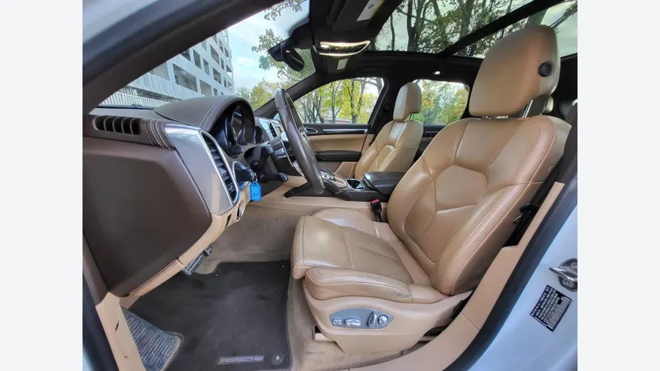 PORSCHE Cayenne -
