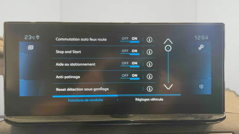 PEUGEOT 3008 -