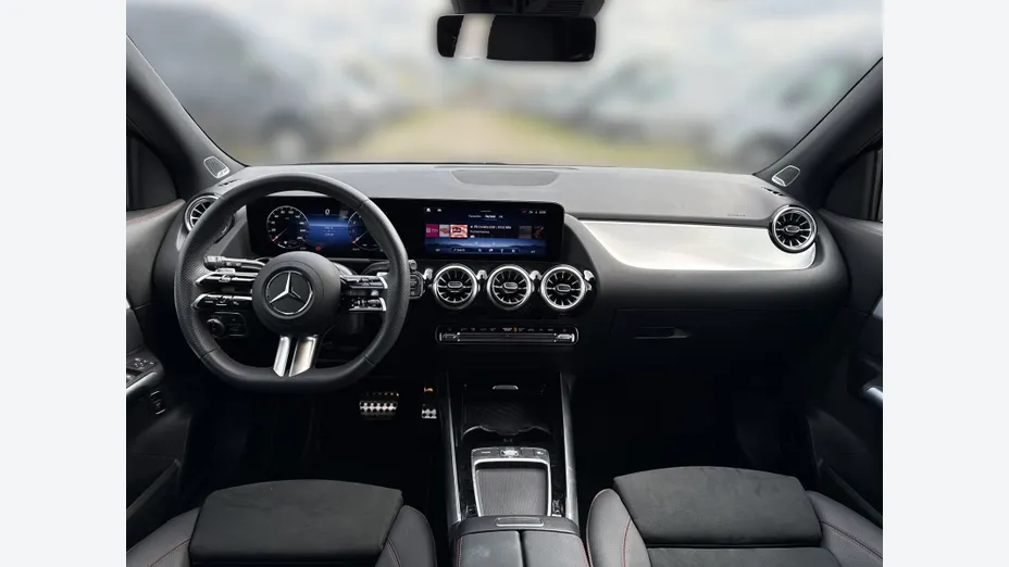 MERCEDES-BENZ GLA GLA 200 mHEV AMG Line 7G-DCT