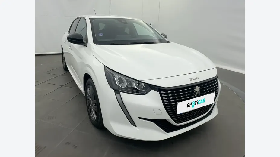 PEUGEOT 208 -
