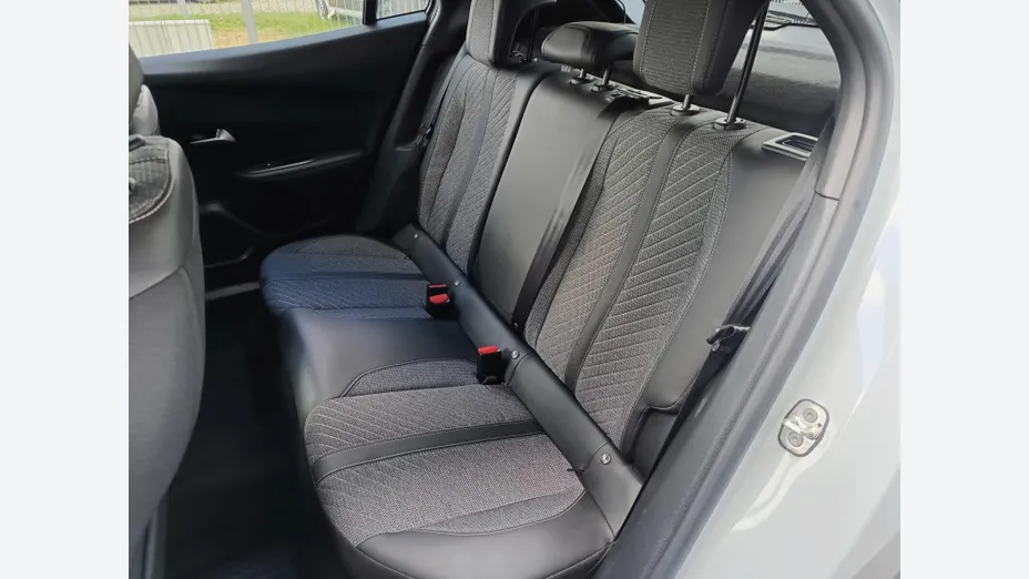 PEUGEOT 2008 2008 PureTech 130 Allure S&S EAT8