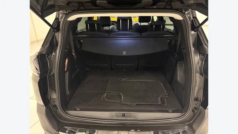 PEUGEOT 5008 -