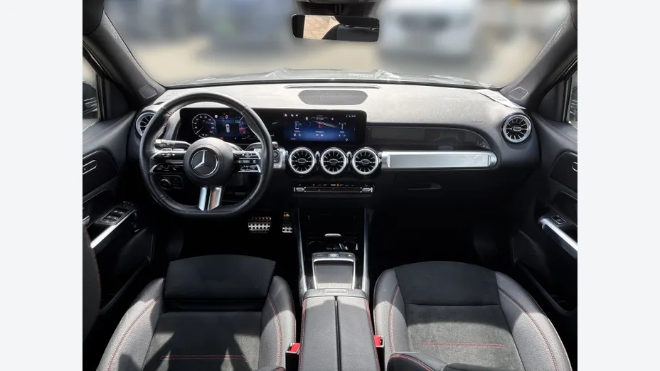 MERCEDES-BENZ GLB GLB 200 mHEV AMG Line 7G-DCT