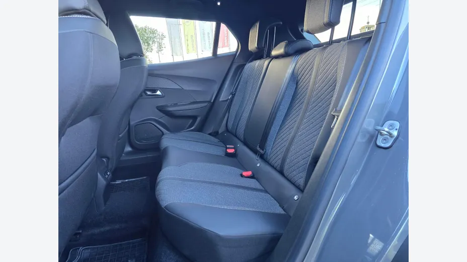 PEUGEOT 2008 2008 PureTech 130 Allure S&S EAT8