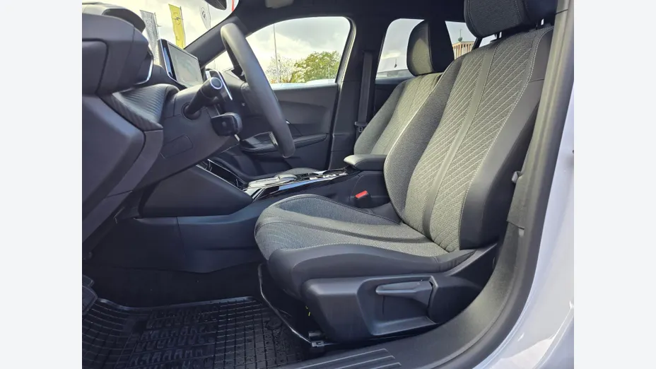 PEUGEOT 2008 2008 PureTech 130 Allure S&S EAT8
