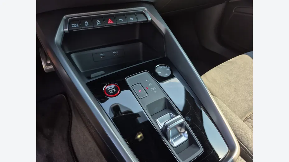 AUDI S3 -