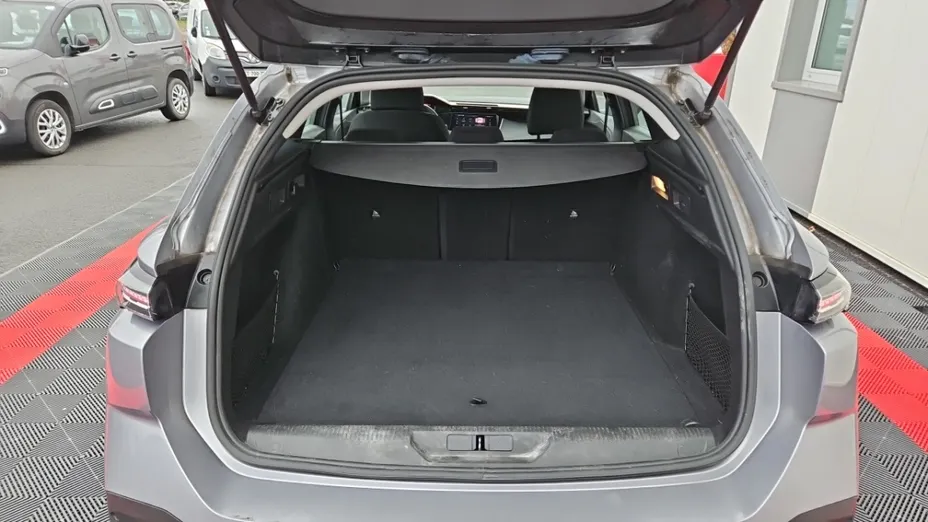 PEUGEOT 308 -