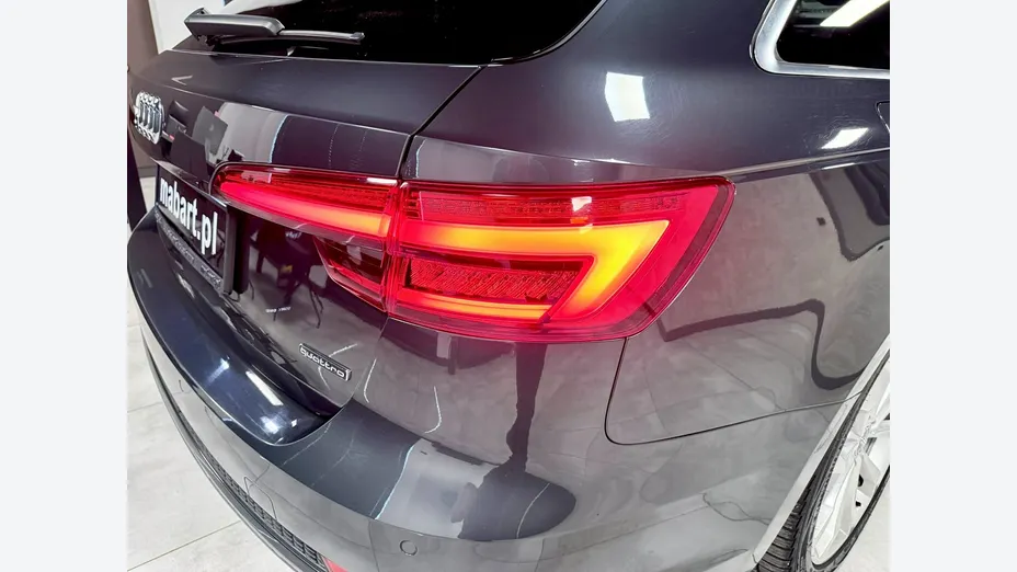 AUDI A4 -