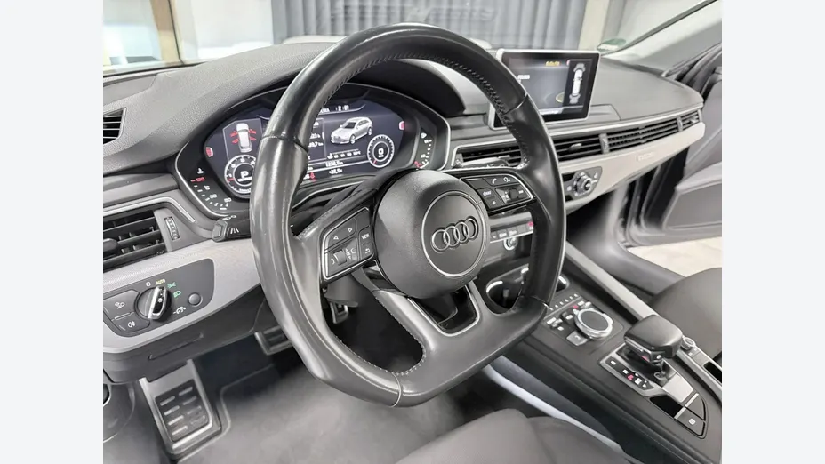 AUDI A4 -