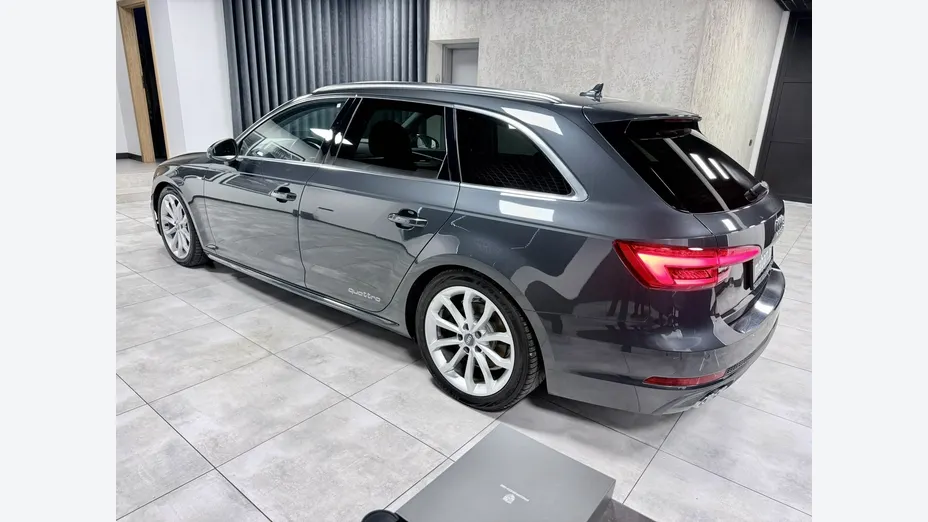 AUDI A4 -