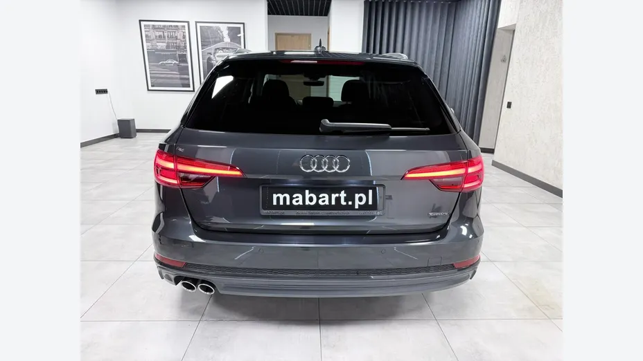 AUDI A4 -