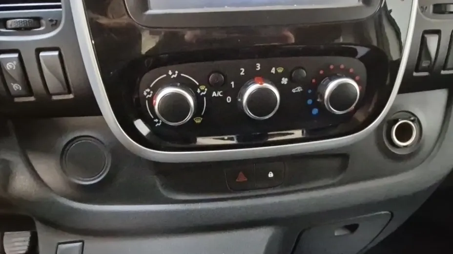 RENAULT Trafic -