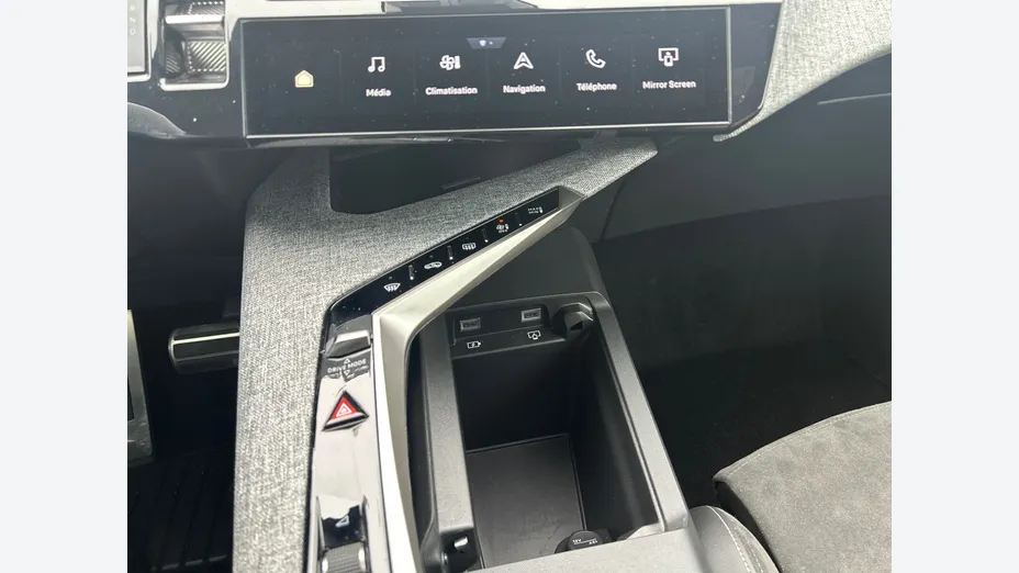 PEUGEOT 3008 -
