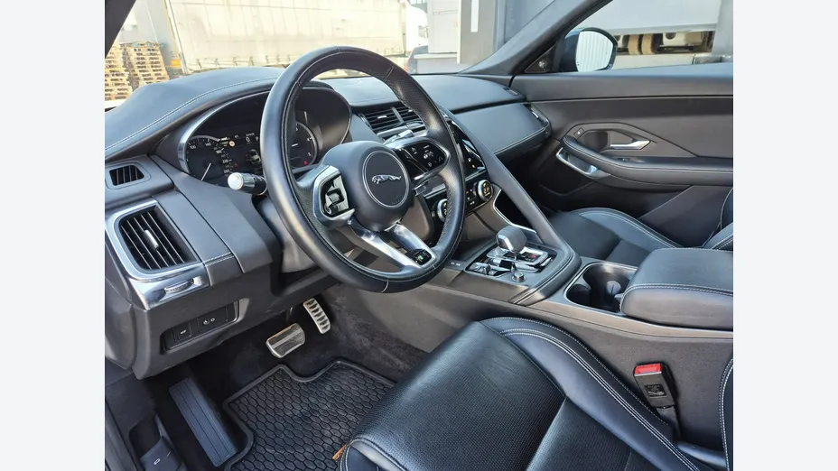 JAGUAR E-Pace -