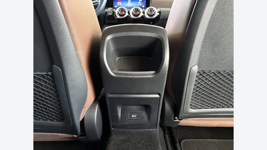 MERCEDES-BENZ A Klasa A 200 AMG Line 7G-DCT