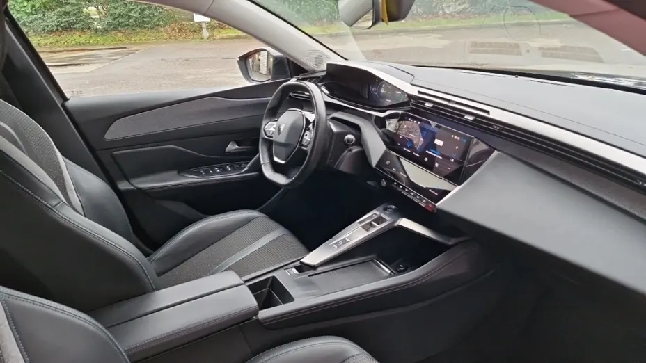 PEUGEOT 308 -