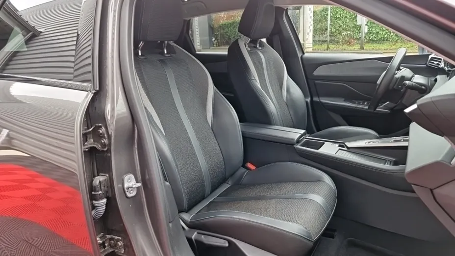 PEUGEOT 308 -