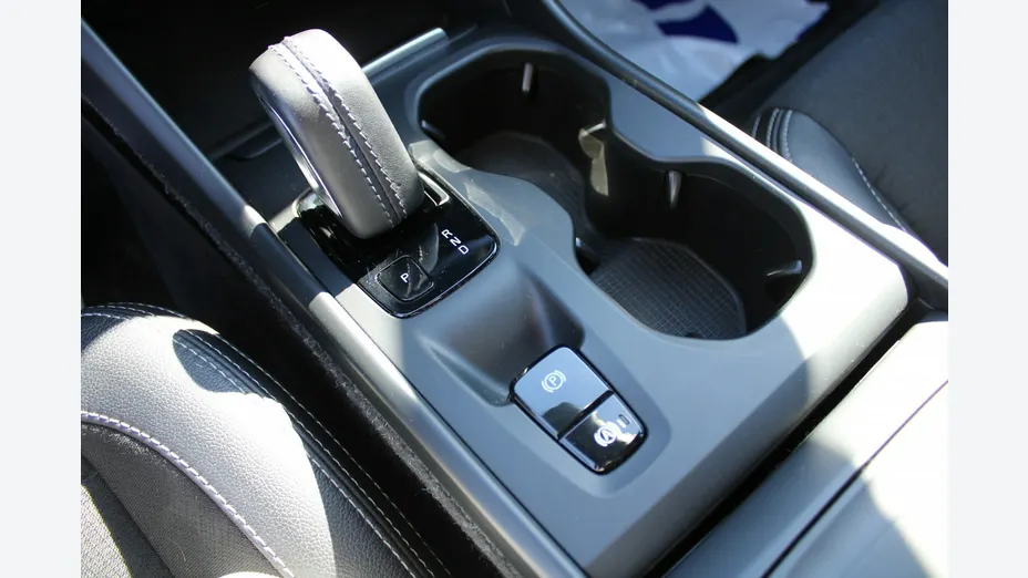 VOLVO XC40 -