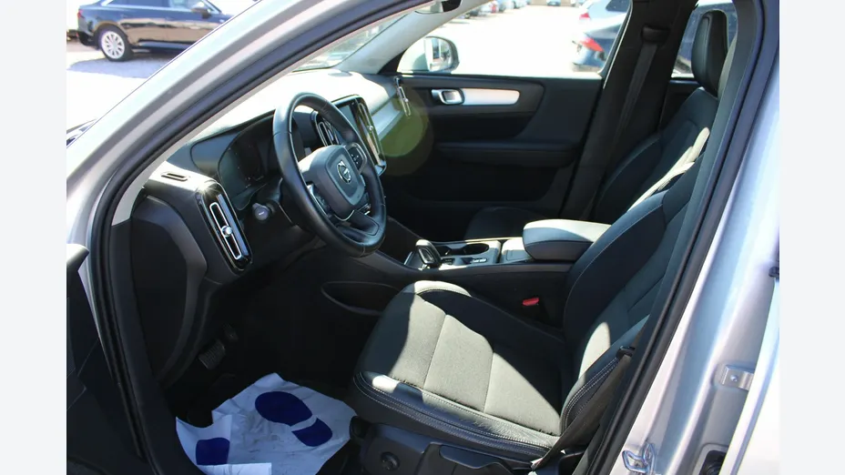 VOLVO XC40 -