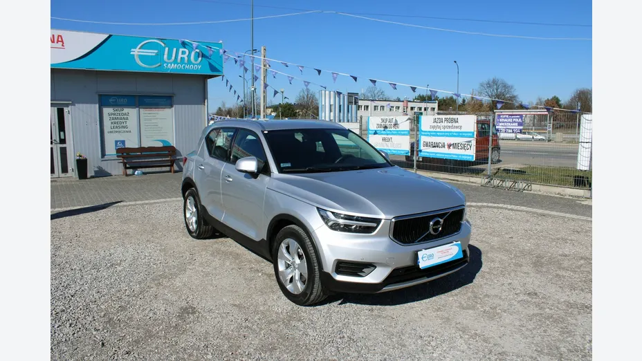 VOLVO XC40 -