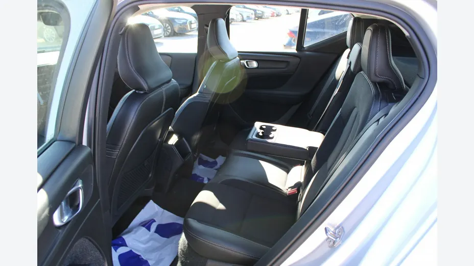VOLVO XC40 -