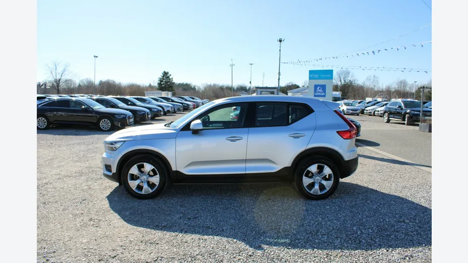 VOLVO XC40 -