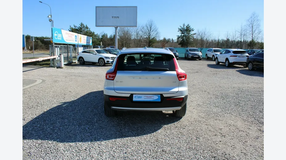 VOLVO XC40 -