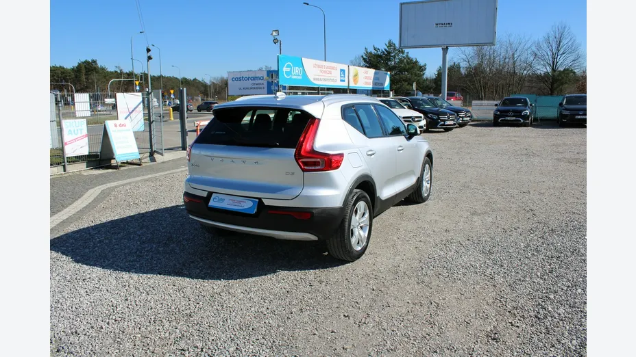 VOLVO XC40 -