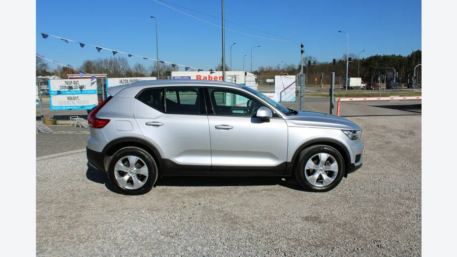 VOLVO XC40 -