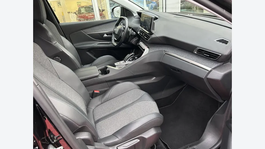 PEUGEOT 3008 -