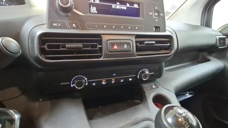 PEUGEOT Partner -