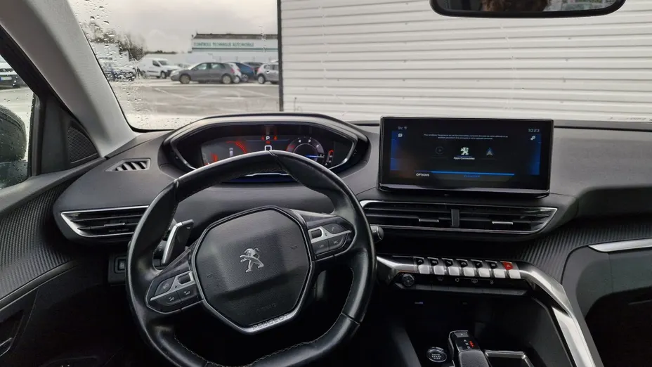 PEUGEOT 3008 -
