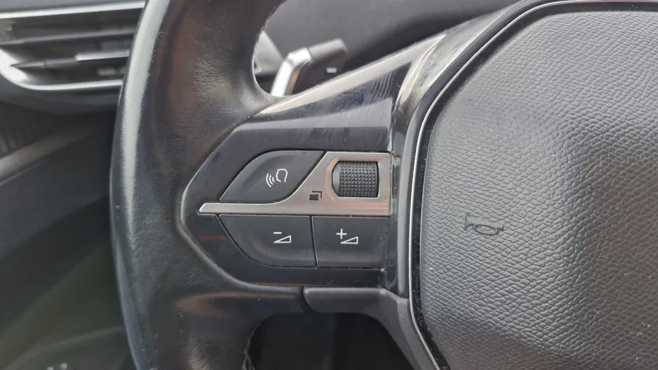 PEUGEOT 3008 -