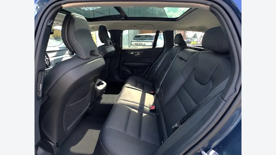 VOLVO V60 V60 B4 B Plus Dark aut