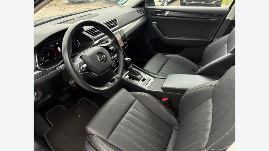 SKODA Superb Superb 2.0 TDI SCR Style DSG