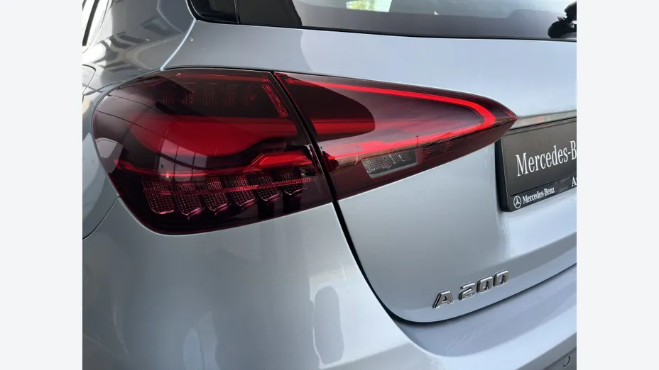 MERCEDES-BENZ A Klasa A 200 AMG Line 7G-DCT