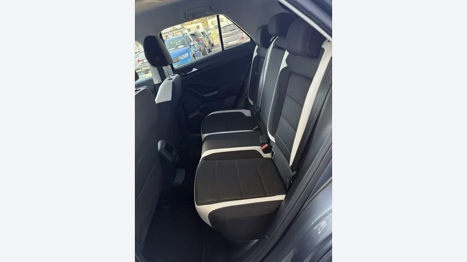 VOLKSWAGEN T-ROC -