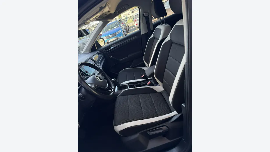 VOLKSWAGEN T-ROC -