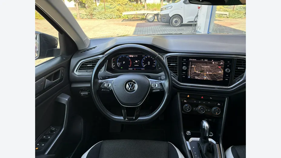VOLKSWAGEN T-ROC -